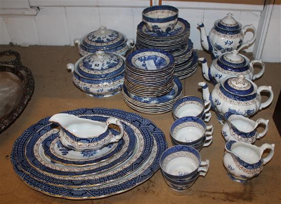 Booths blue and white Old Willow part dinner service(-)